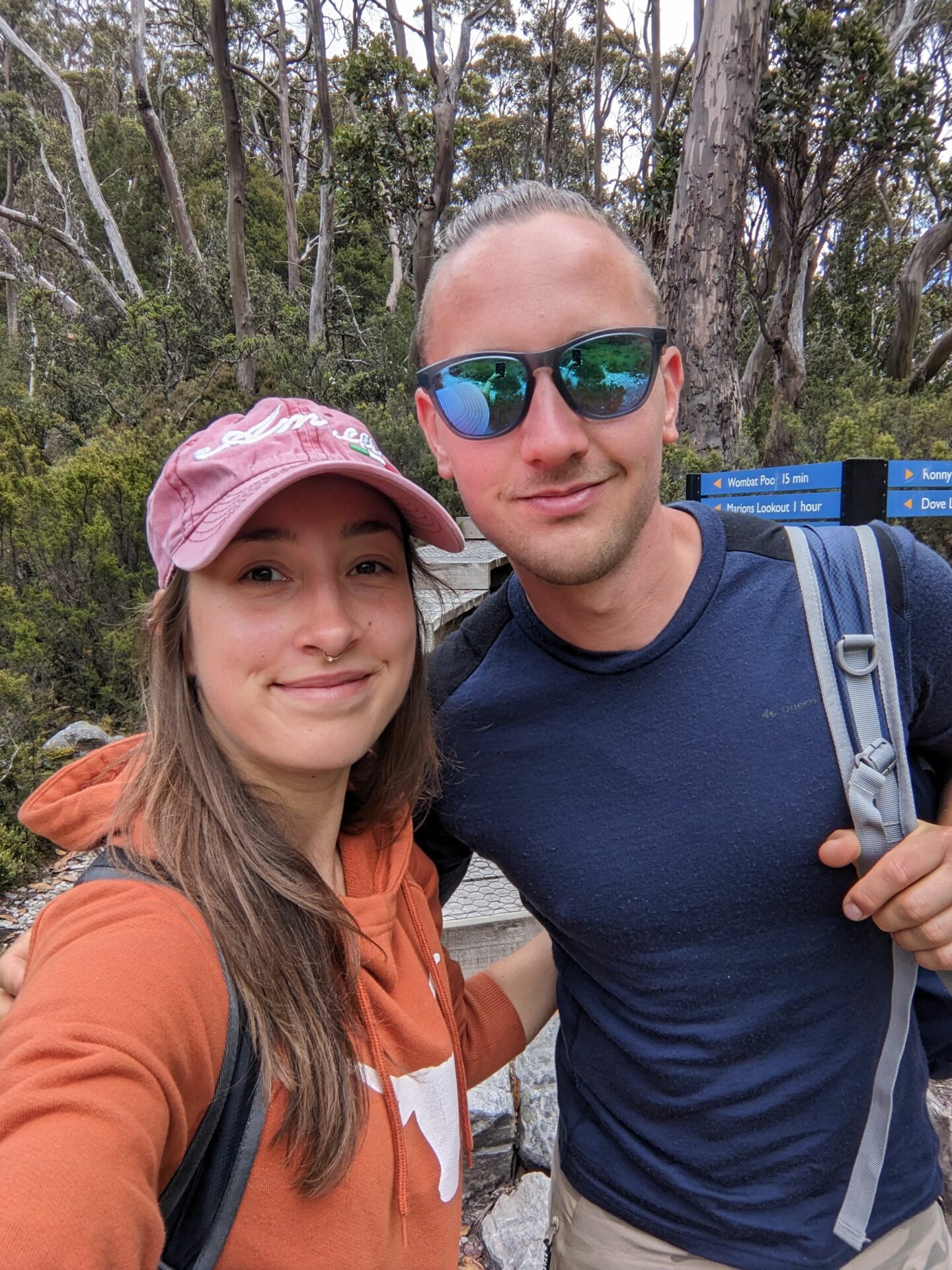 Gemeinsames Wandern (in Tasmanien)